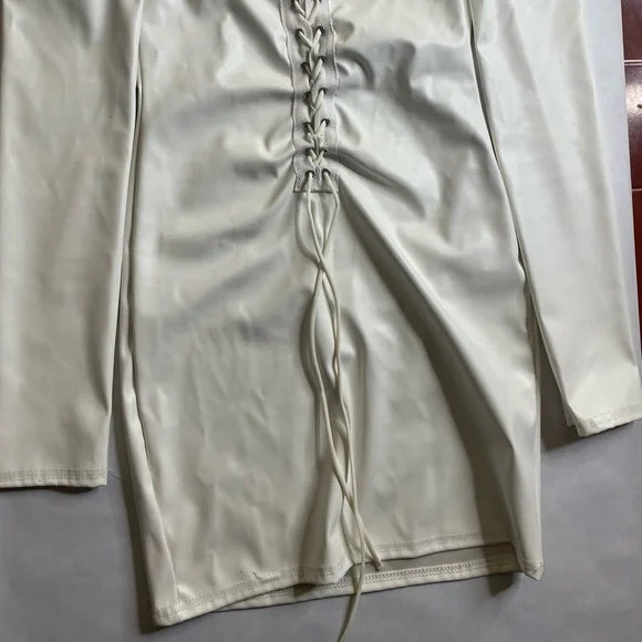 White PU PUFF shoulder Lace up front bodycon dress - Picture 5 of 9